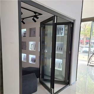 Doppelt verglaste Aluminiumfenster und -türen